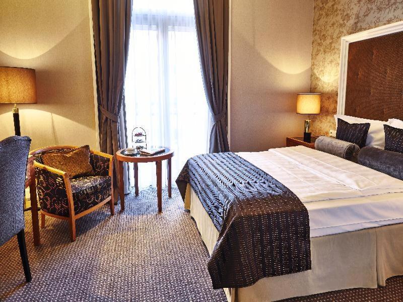 Steigenberger Icon Frankfurter Hof Hotel Frankfurt am Main Room photo A room at the hotel